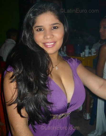 athletic Dominican Republic girl Miriam from Cali CO646