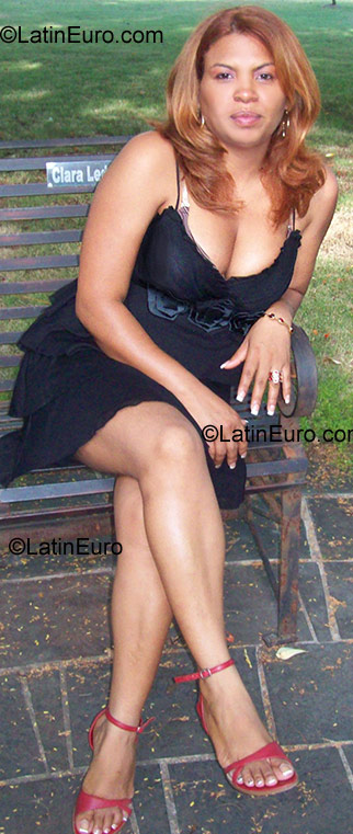 attractive Dominican Republic girl Elizabeth from Santiago DO717