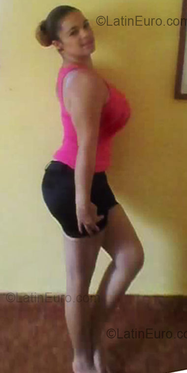 Date this exotic Dominican Republic girl Johanna1001 from Bonao DO31865