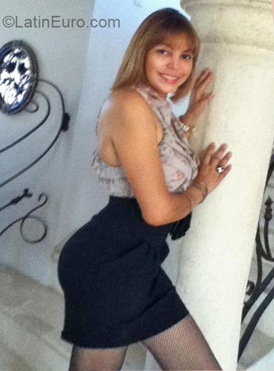 Date this georgeous Dominican Republic girl Ninoska from Santo Domingo DO19693