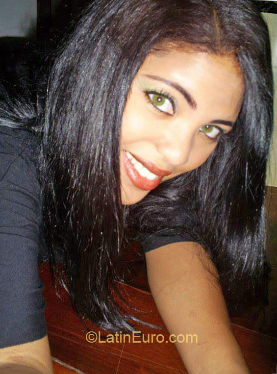 Date this happy Brazil girl Suzana from Salvador BR9812