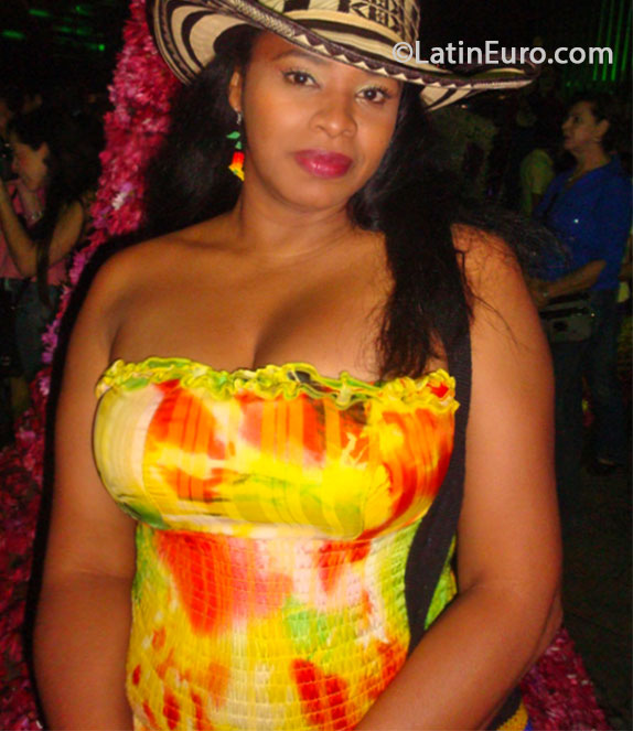 Date this funny Colombia girl SARA from Medellin CO17394