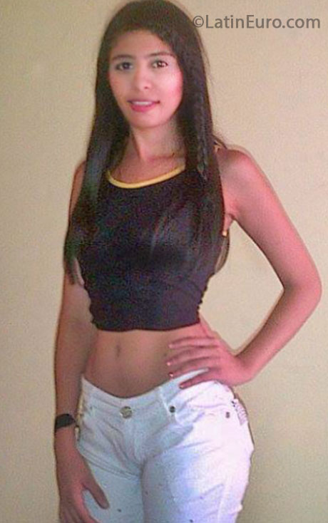 Date this foxy Colombia girl Daniela from Cartago CO13577