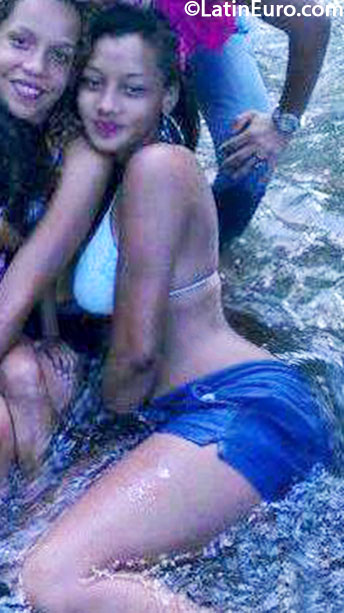 Date this cute Dominican Republic girl Mireya from Santiago DO29751