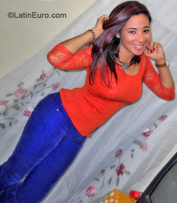 Date this exotic Dominican Republic girl Mary from Santiago DO19969