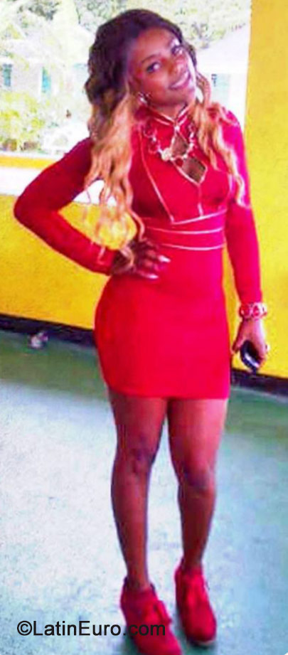 Date this athletic Jamaica girl Kely from Kingston JM1817