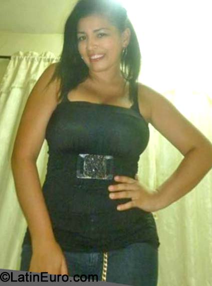 Date this happy Colombia girl Patricia from Cali CO15682