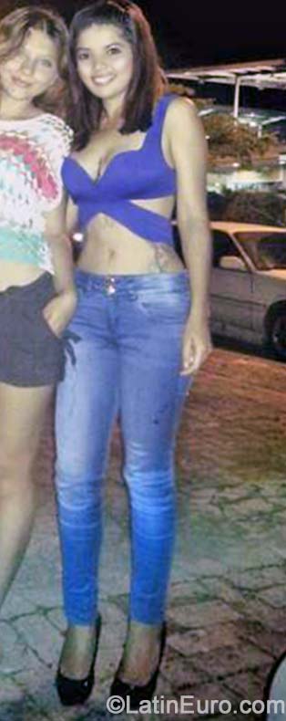 Date this young Colombia girl Aniee from Bogota CO15781