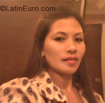 Date this charming Philippines girl Leah from Davao City PH682