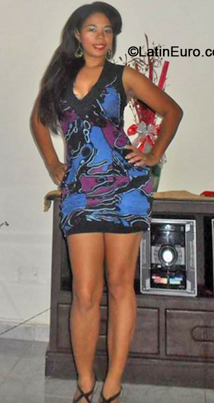 Date this foxy Dominican Republic girl Sencion from Santo Domingo DO19940