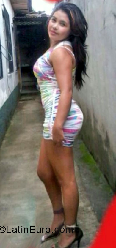 Date this hot Honduras girl Yessica Perez from San Pedro Sula HN1252