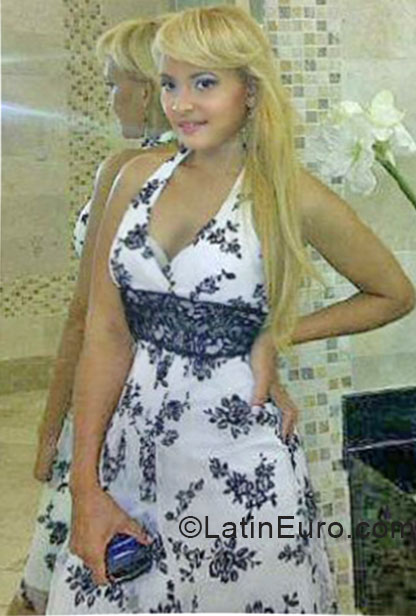 Date this nice looking Dominican Republic girl Yojeidy from Santiago DO20542