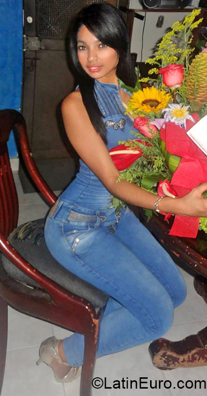 Date this passionate Colombia girl Yessica from Barranquilla CO16880