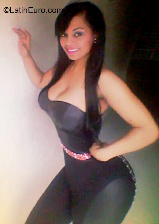 Date this foxy Dominican Republic girl Karen from Santiago DO21216
