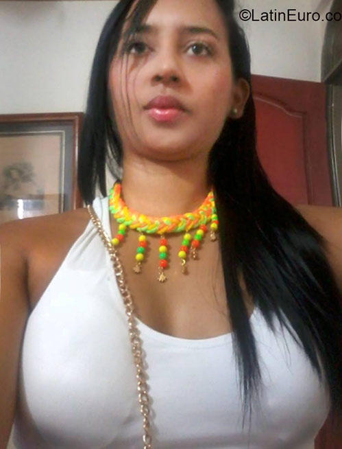 Date this beautiful Colombia girl Wendy from Neiva CO16889