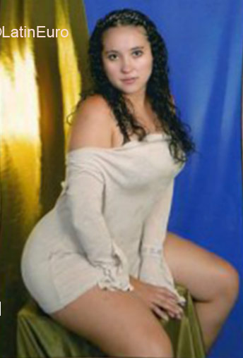 Date this hard body Colombia girl Adriana from Bucaramanga CO19671