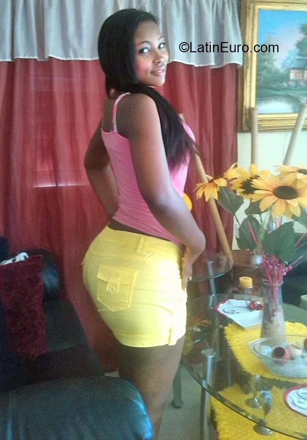 Date this sensual Dominican Republic girl Maria teresa from Santo Domingo DO21549