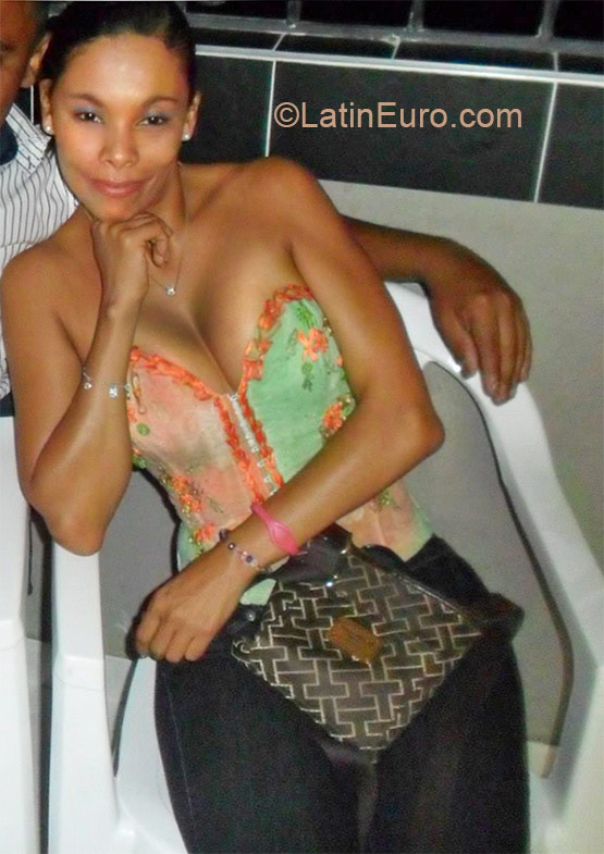 Date this georgeous Colombia girl Cristina from Bogota CO17177