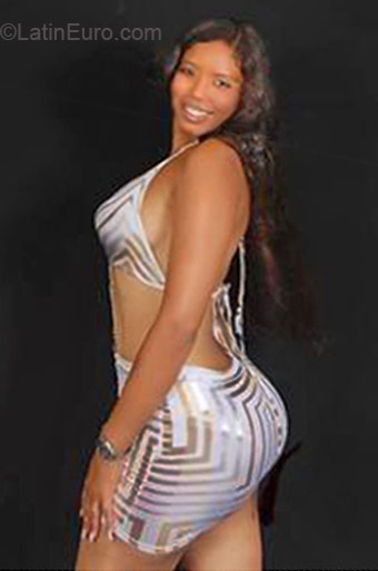 Date this fun Dominican Republic girl Andilis from Santo Domingo DO21788