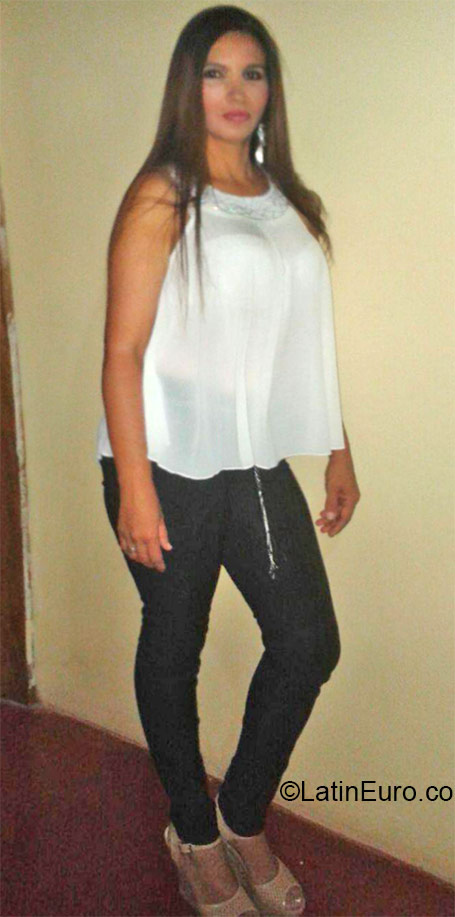 Date this attractive Colombia girl Adriana from Ibague CO17200