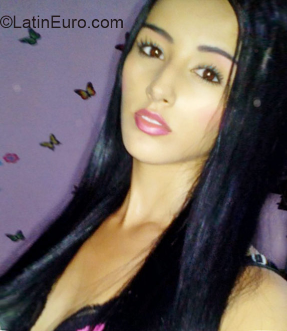 Date this charming Colombia girl Nathaly from Medellin CO17230