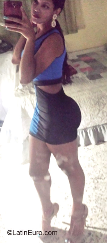 Date this athletic Dominican Republic girl Mariel from Santo Domingo DO22040