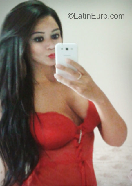 Date this hot Brazil girl Vanessa from Brasilia BR9320