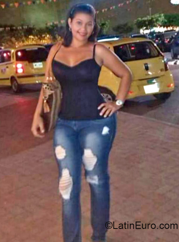 Date this delightful Colombia girl Maryori from Maicao CO17565