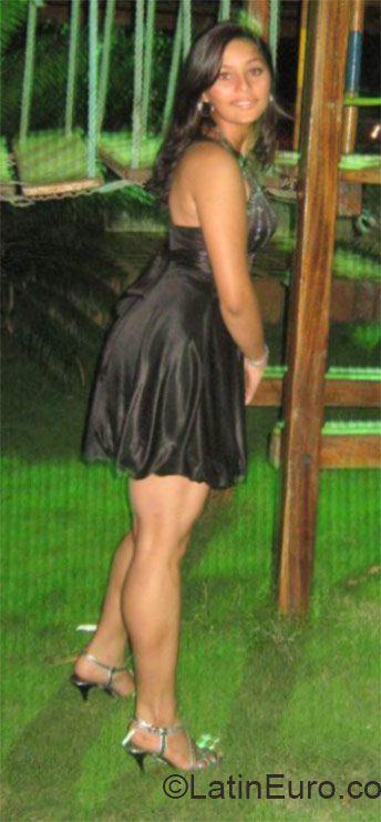 Date this young Venezuela girl Maria from Maracaibo VE528