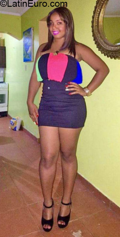 Date this attractive Dominican Republic girl Meymel from Puerto Plata DO25562