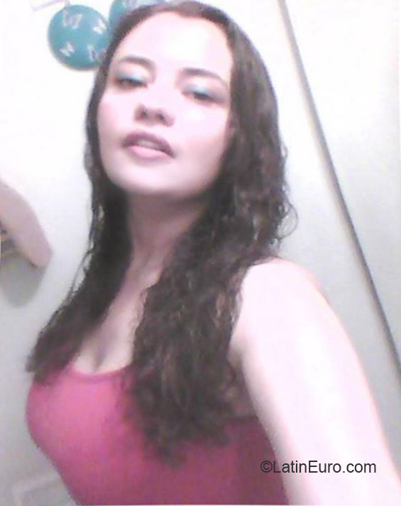 Date this sensual Colombia girl Maria from Bogota CO17768