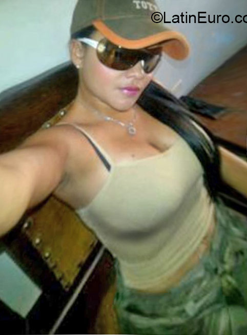 Date this funny Colombia girl Alina from Medellin CO17772