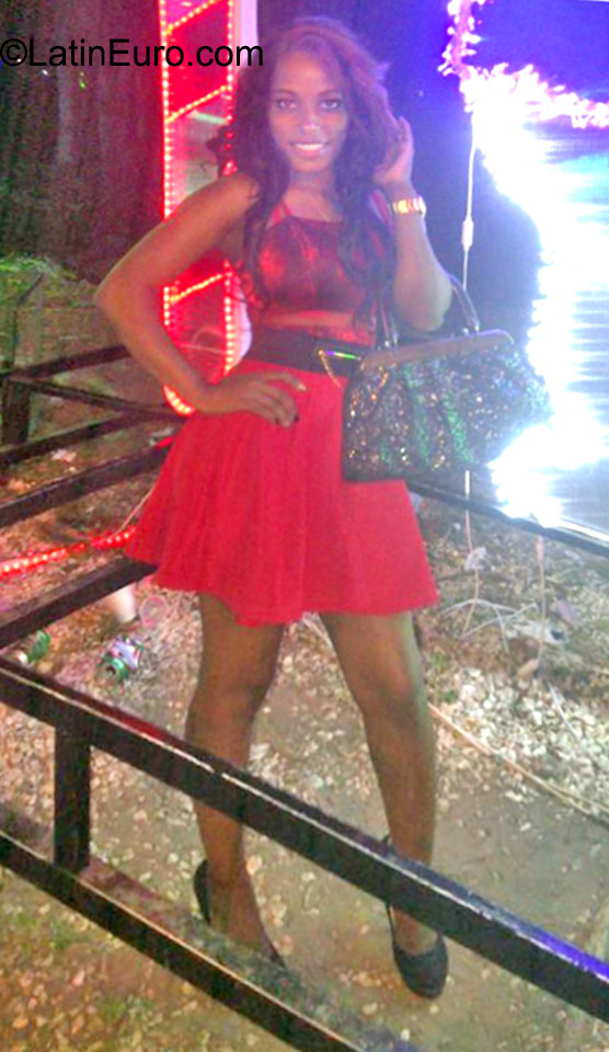 Date this lovely Dominican Republic girl Arodyis from Santo Domingo DO22849