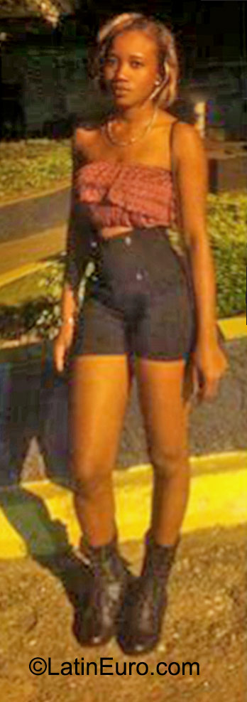 Date this cute Jamaica girl Yanike from Clarendon JM2134