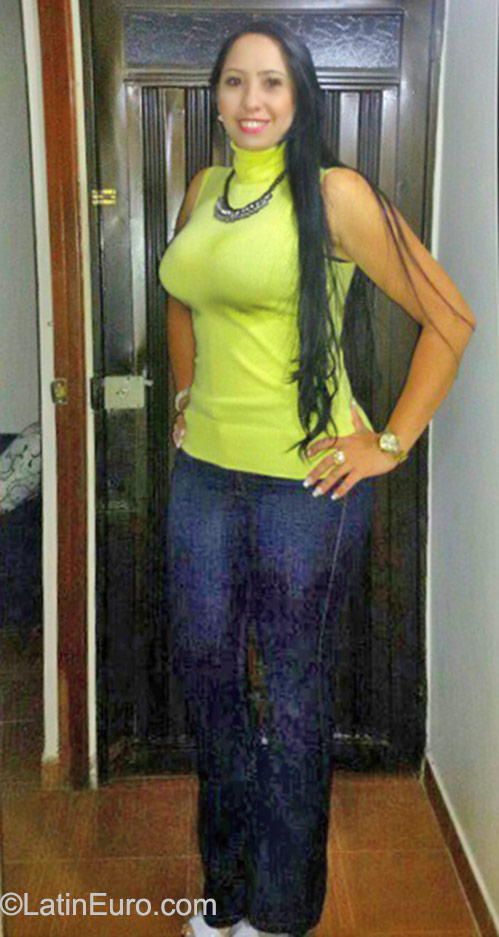 Date this sensual Colombia girl Andrea from Medellin CO17942