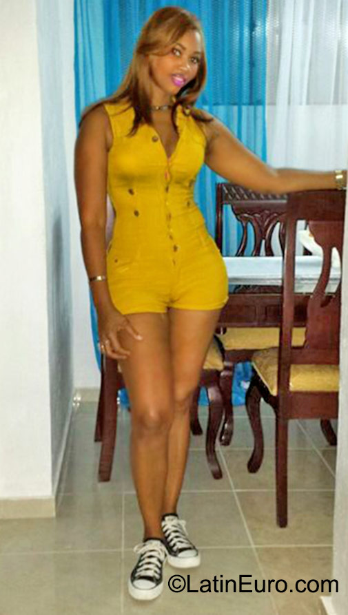 Date this exotic Dominican Republic girl Sonia from Santo Domingo DO23141