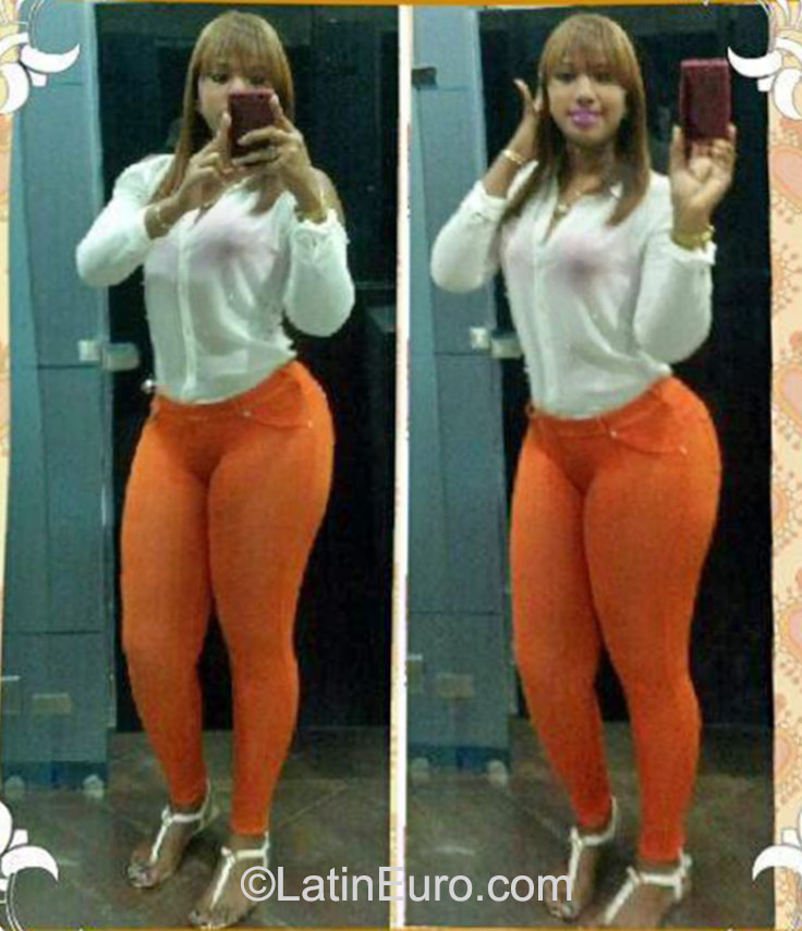 Date this gorgeous Dominican Republic girl Julissa from Santo Domingo DO23153
