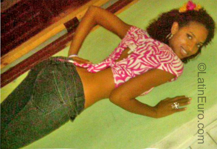 Date this sultry Dominican Republic girl Shedelan from Santo Domingo DO23598