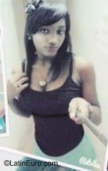 Date this voluptuous Dominican Republic girl Staicy from Santiago DO23631
