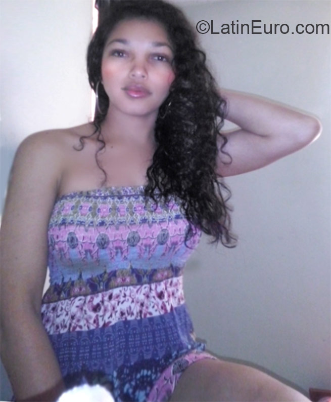 Date this funny Colombia girl Lolia from Bogota CO18258