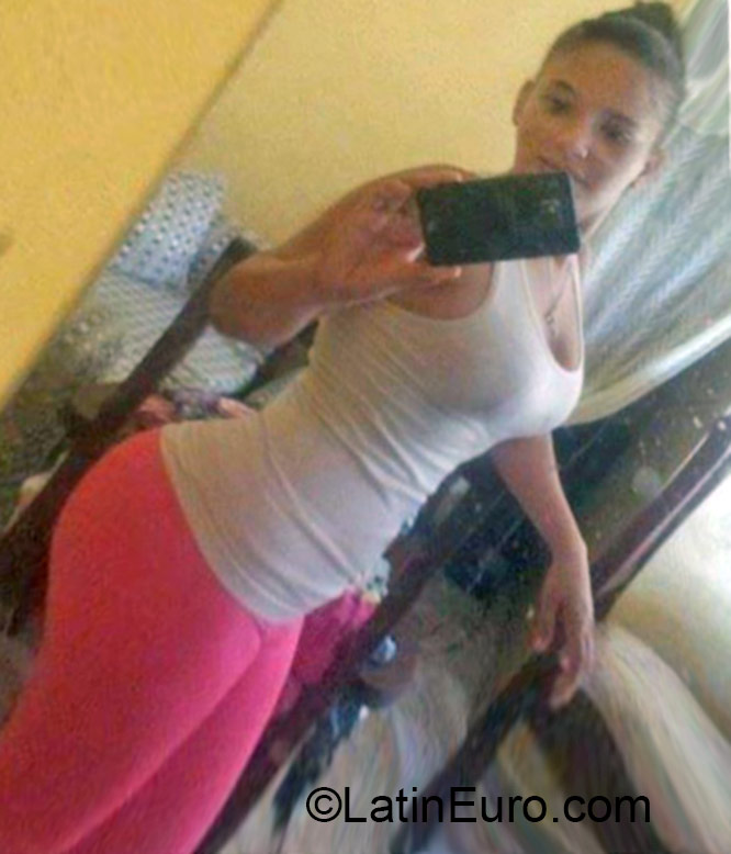 Date this tall Dominican Republic girl Leidy from Santiago DO24189