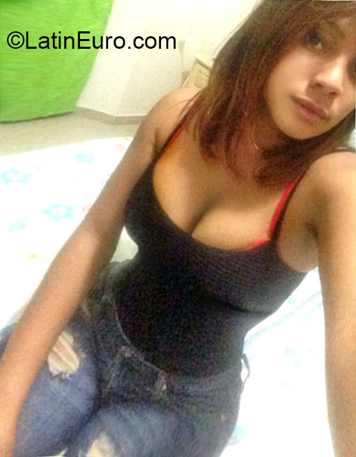 Date this nice looking Dominican Republic girl Joha from Puerto Plata DO24236