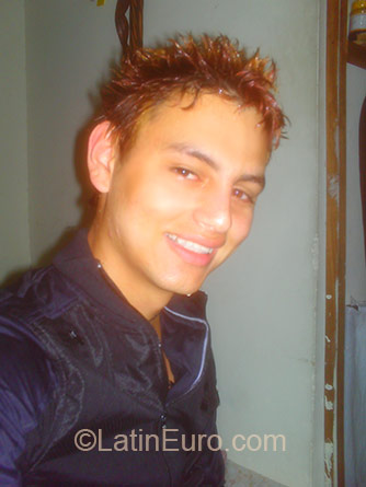 Date this hot Colombia man Wellington from Medellin CO18406