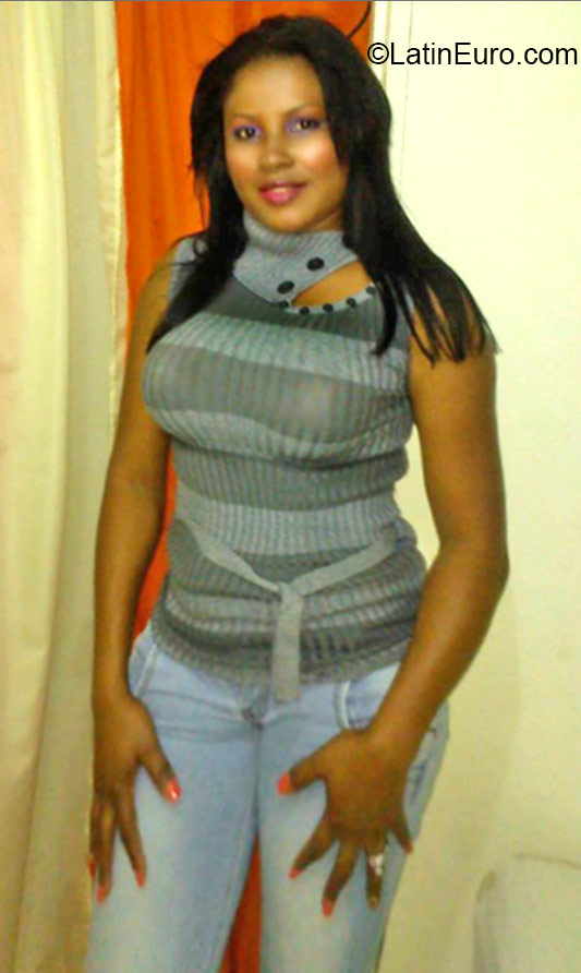 Date this georgeous Dominican Republic girl Paula from Santiago DO24471