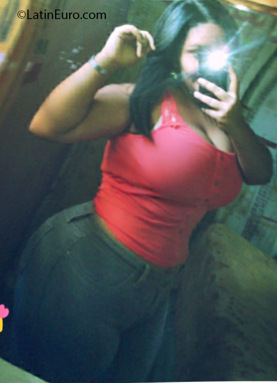Date this georgeous Dominican Republic girl Daniela from Santo Domingo DO31338