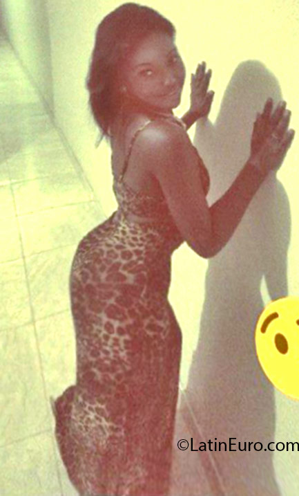 Date this sultry Dominican Republic girl Camila from Santo Domingo DO25333