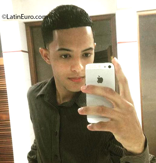 Date this attractive Dominican Republic man Israel from Santiago DO25421