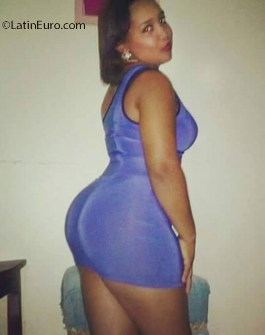 Date this stunning Dominican Republic girl Yolania from Bonao DO25553