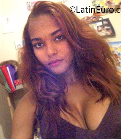 Date this delightful Dominican Republic girl Rose from Santo Domingo DO25666