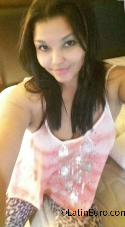 Date this attractive Panama girl Nilkia from Panama PA970